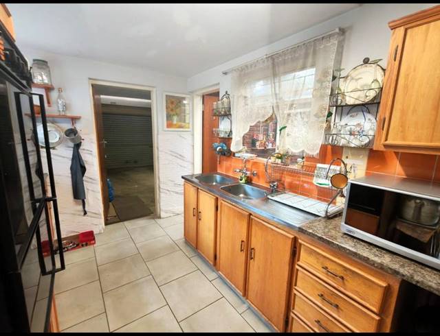 3 BEDROOM TOWNHOUSE FOR SALE IN HENNOPSPARK